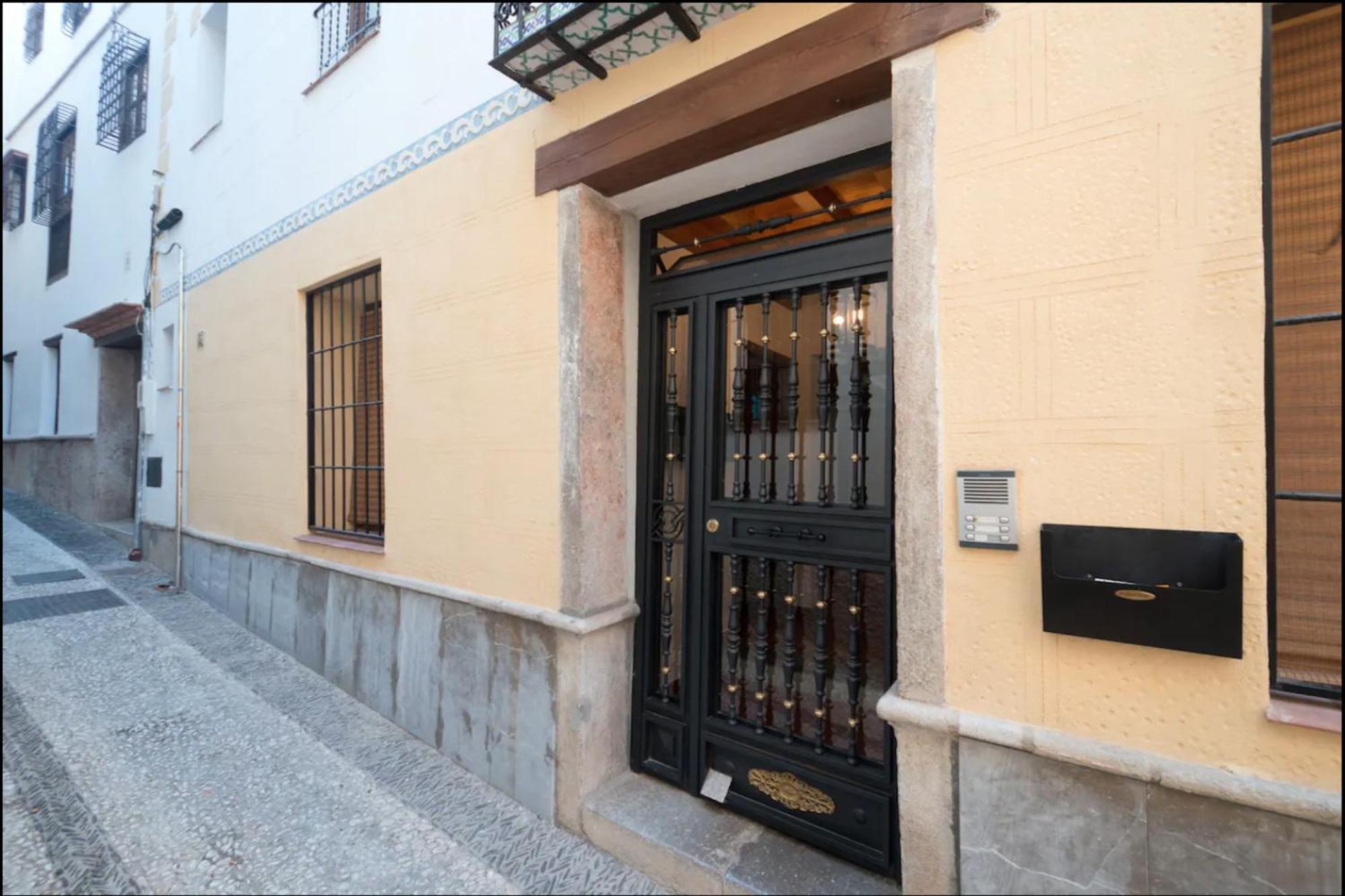Apartamentos Centro Historico A Los Pies De La Alhambra Granada Esterno foto
